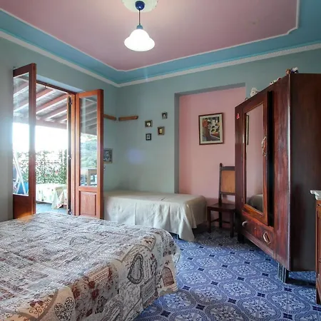 Sea View Gems Apartment *